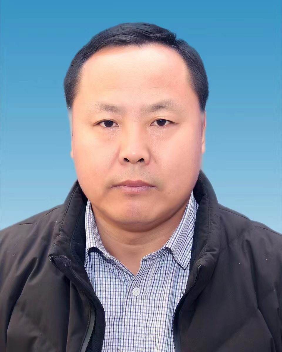 卢培江.jpg 卢培江.jpg