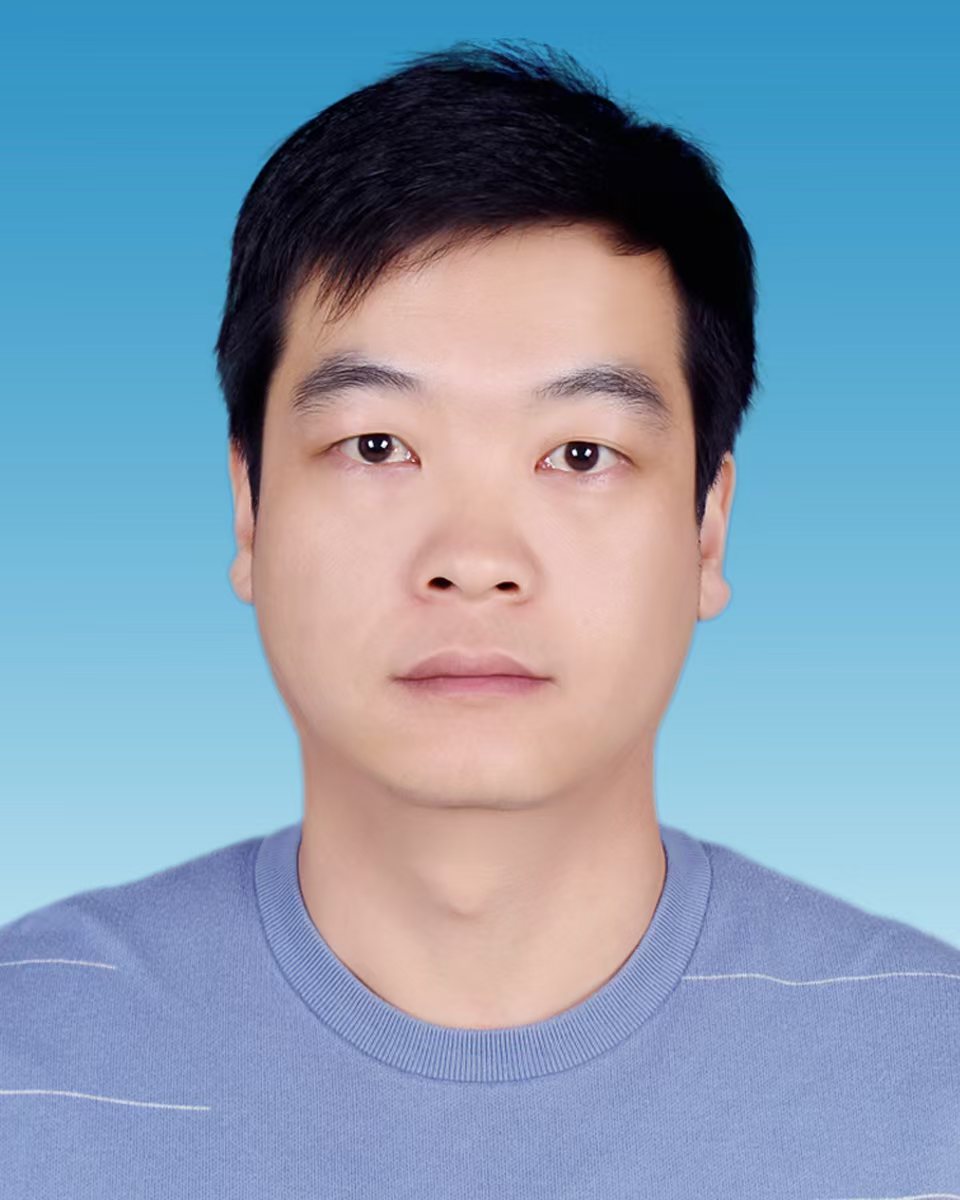 刘亮.jpg 刘亮.jpg